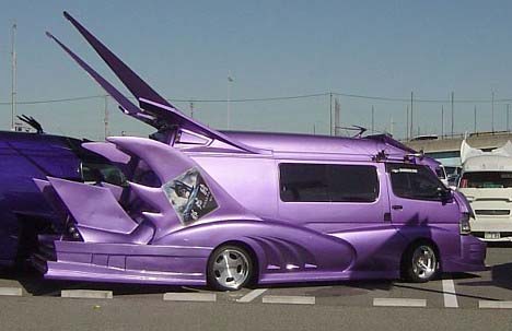 Необычный японский тюнинг автомобилей.