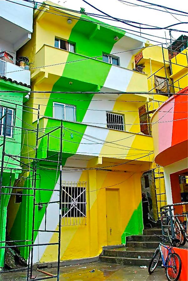 Красочная жизнь бедняка: гениальный арт-проект «Favela Painting»