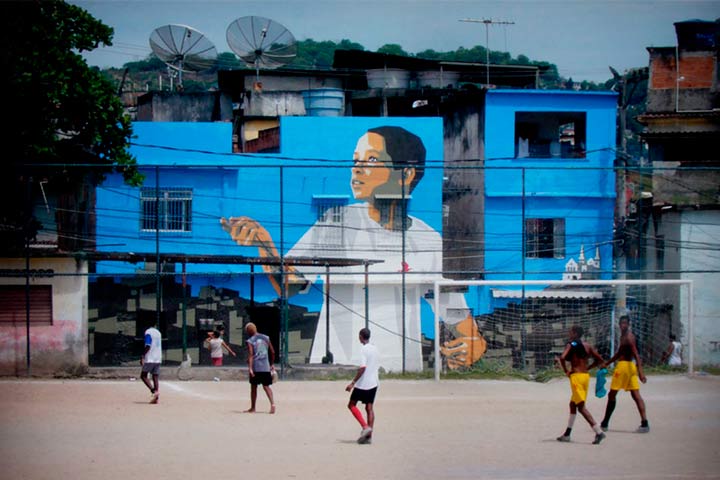 Красочная жизнь бедняка: гениальный арт-проект «Favela Painting»