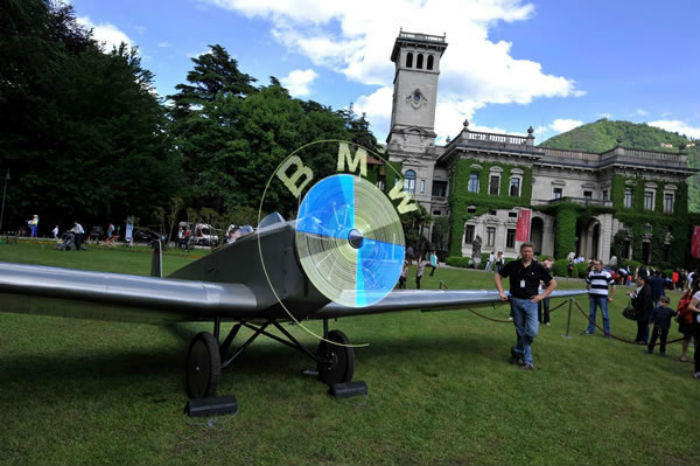 bmw-logo-on-plane-propeller