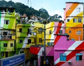 Красочная жизнь бедняка: гениальный арт-проект «Favela Painting»