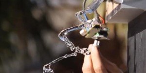 Поражающий эксперимент с водой и звуком