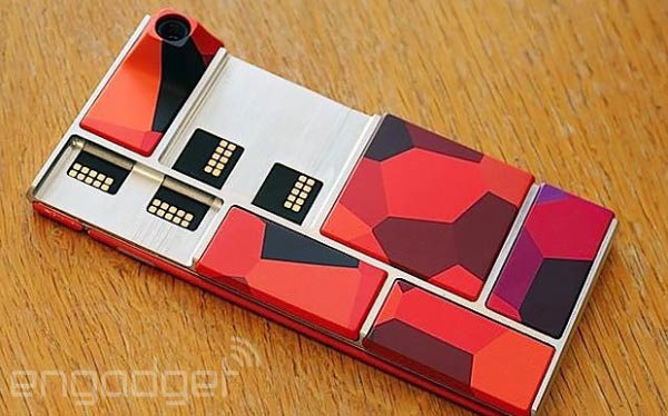 Первый прототип модульного телефона Project Ara от Google.