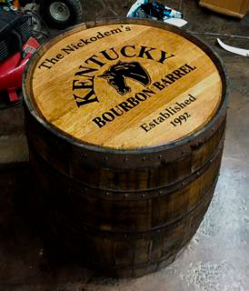 Крутой журнальный стол из бочки для бурбона от "Columbus Barrel Co"