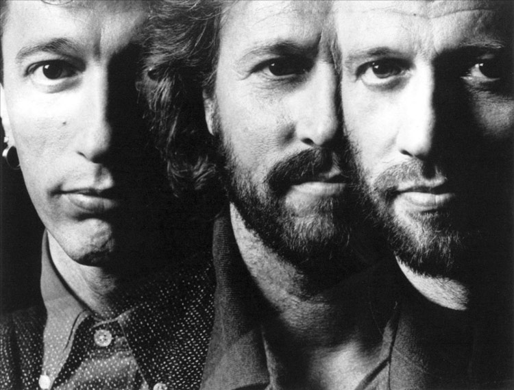 Крутой мегамикс: рэпер Nelly и знаменитая Bee Gees - Stayin Hot (lobsterdust mashup).