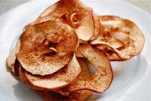 3 вкуснейших альтернативы картофельным чипсам, которые ты можешь приготовить дома.