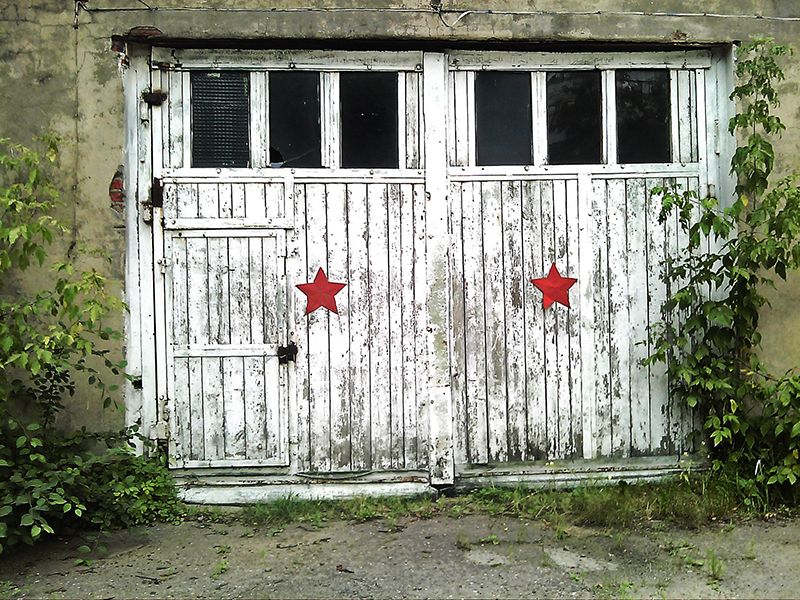 Народное творчество: антиутопия в снимках постсоветских городов